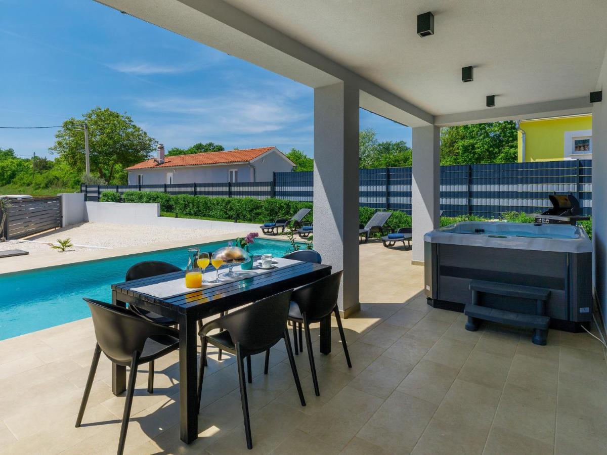 Villa Vine By Interhome Marčana エクステリア 写真